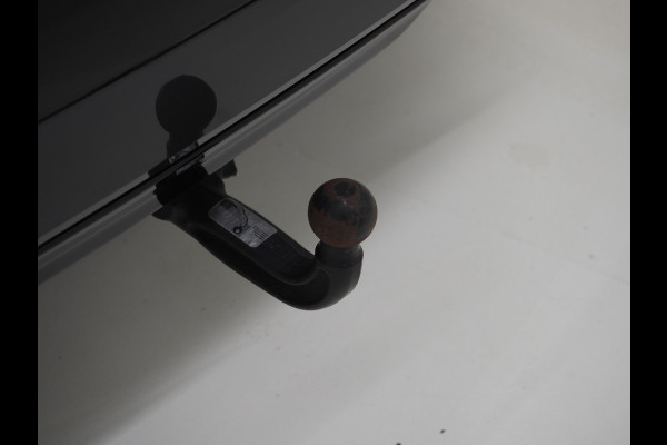 BMW X1 sDrive20i M Sport Full Black | HUD | Trekhaak | Sfeerlicht | Donkere Hemel | Stoelverwarming | Cruise | PDC | Carplay