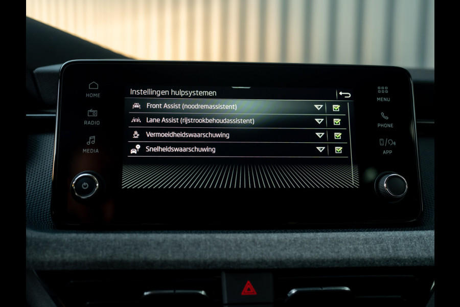 Škoda Kamiq 1.0 TSI Business Edition | Camera | Elk. A-klep | Keyless | Prijs Rijklaar!!