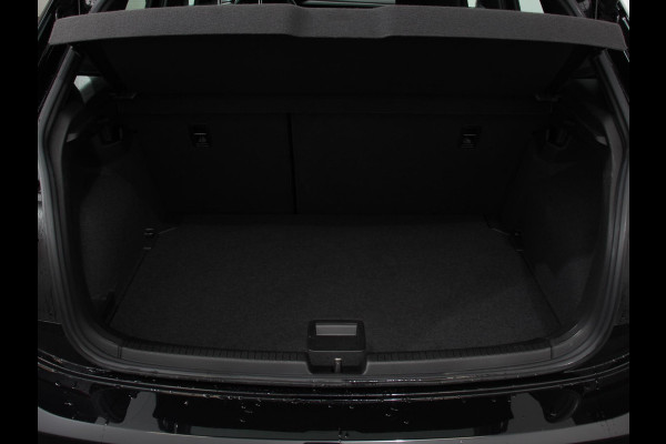 Volkswagen Polo 1.0 TSI R-Line Automaat Camera Digitale Cockpit Parkeer sensoren Adaptive Cruise control Climate Control Lichtmetalen velgen Stoelverwarming Navigatie Apple Carplay/Android Auto