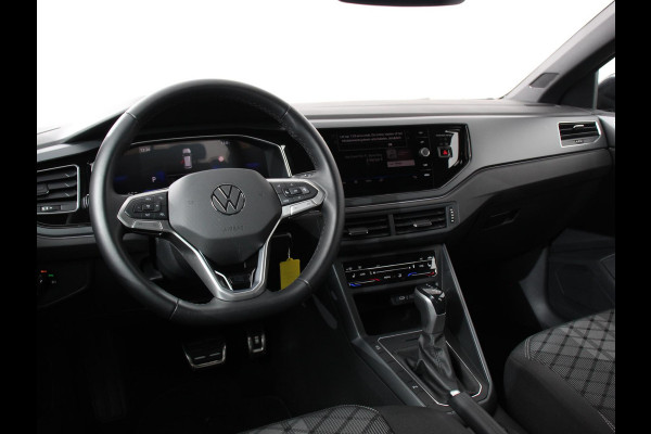 Volkswagen Polo 1.0 TSI R-Line Automaat Camera Digitale Cockpit Parkeer sensoren Adaptive Cruise control Climate Control Lichtmetalen velgen Stoelverwarming Navigatie Apple Carplay/Android Auto