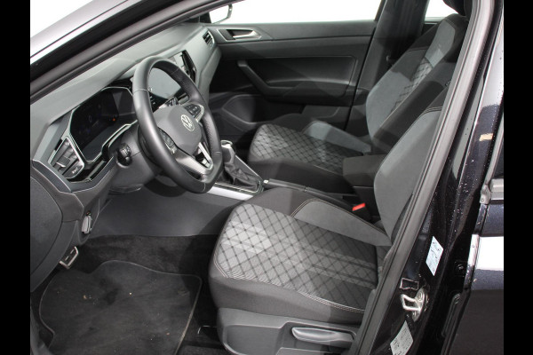 Volkswagen Polo 1.0 TSI R-Line Automaat Camera Digitale Cockpit Parkeer sensoren Adaptive Cruise control Climate Control Lichtmetalen velgen Stoelverwarming Navigatie Apple Carplay/Android Auto