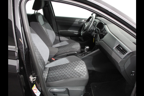 Volkswagen Polo 1.0 TSI R-Line Automaat Camera Digitale Cockpit Parkeer sensoren Adaptive Cruise control Climate Control Lichtmetalen velgen Stoelverwarming Navigatie Apple Carplay/Android Auto