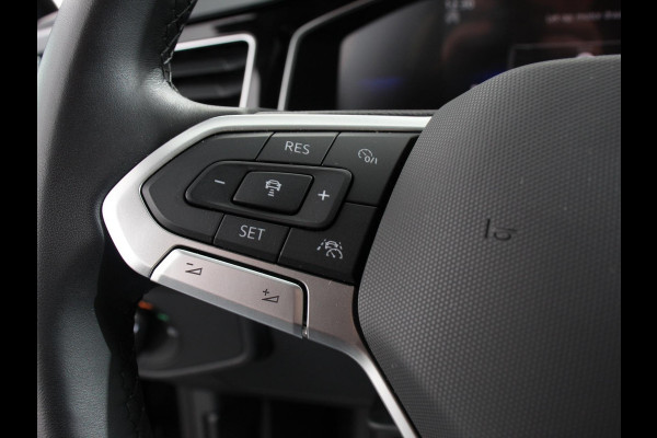 Volkswagen Polo 1.0 TSI R-Line Automaat Camera Digitale Cockpit Parkeer sensoren Adaptive Cruise control Climate Control Lichtmetalen velgen Stoelverwarming Navigatie Apple Carplay/Android Auto
