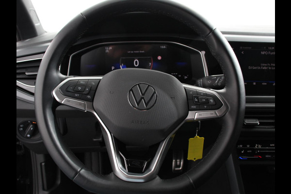 Volkswagen Polo 1.0 TSI R-Line Automaat Camera Digitale Cockpit Parkeer sensoren Adaptive Cruise control Climate Control Lichtmetalen velgen Stoelverwarming Navigatie Apple Carplay/Android Auto