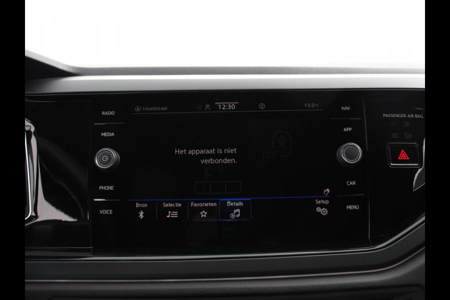 Volkswagen Polo 1.0 TSI R-Line Automaat Camera Digitale Cockpit Parkeer sensoren Adaptive Cruise control Climate Control Lichtmetalen velgen Stoelverwarming Navigatie Apple Carplay/Android Auto
