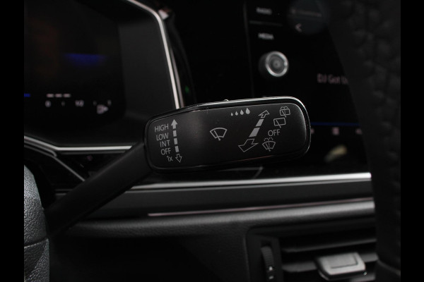 Volkswagen Polo 1.0 TSI R-Line Automaat Camera Digitale Cockpit Parkeer sensoren Adaptive Cruise control Climate Control Lichtmetalen velgen Stoelverwarming Navigatie Apple Carplay/Android Auto