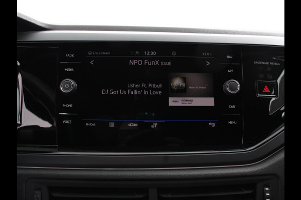 Volkswagen Polo 1.0 TSI R-Line Automaat Camera Digitale Cockpit Parkeer sensoren Adaptive Cruise control Climate Control Lichtmetalen velgen Stoelverwarming Navigatie Apple Carplay/Android Auto