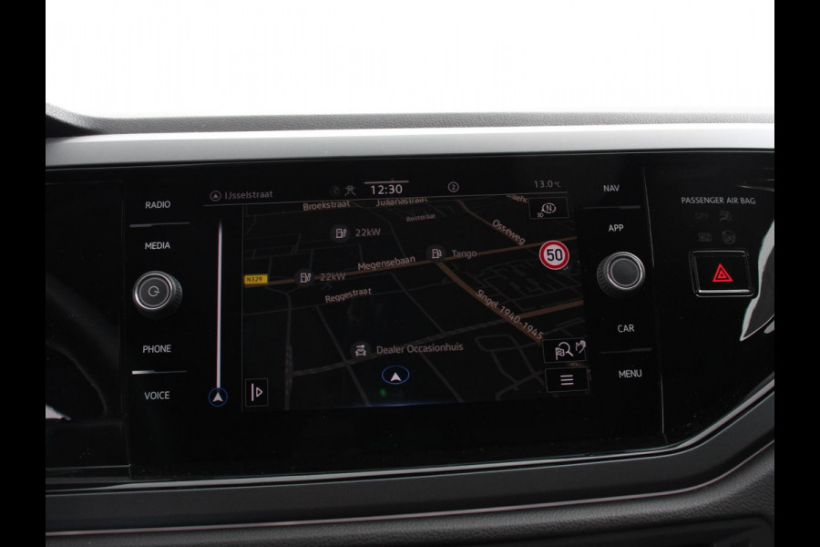 Volkswagen Polo 1.0 TSI R-Line Automaat Camera Digitale Cockpit Parkeer sensoren Adaptive Cruise control Climate Control Lichtmetalen velgen Stoelverwarming Navigatie Apple Carplay/Android Auto