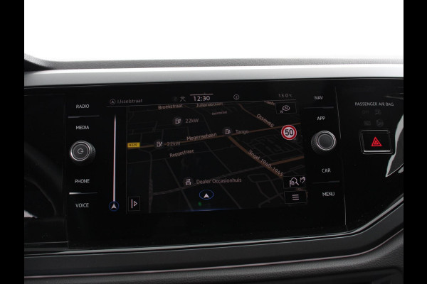 Volkswagen Polo 1.0 TSI R-Line Automaat Camera Digitale Cockpit Parkeer sensoren Adaptive Cruise control Climate Control Lichtmetalen velgen Stoelverwarming Navigatie Apple Carplay/Android Auto