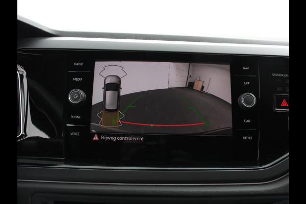 Volkswagen Polo 1.0 TSI R-Line Automaat Camera Digitale Cockpit Parkeer sensoren Adaptive Cruise control Climate Control Lichtmetalen velgen Stoelverwarming Navigatie Apple Carplay/Android Auto