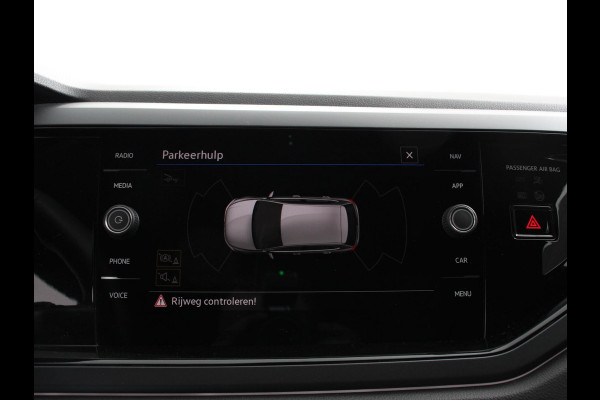 Volkswagen Polo 1.0 TSI R-Line Automaat Camera Digitale Cockpit Parkeer sensoren Adaptive Cruise control Climate Control Lichtmetalen velgen Stoelverwarming Navigatie Apple Carplay/Android Auto