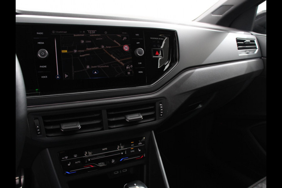 Volkswagen Polo 1.0 TSI R-Line Automaat Camera Digitale Cockpit Parkeer sensoren Adaptive Cruise control Climate Control Lichtmetalen velgen Stoelverwarming Navigatie Apple Carplay/Android Auto