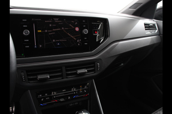 Volkswagen Polo 1.0 TSI R-Line Automaat Camera Digitale Cockpit Parkeer sensoren Adaptive Cruise control Climate Control Lichtmetalen velgen Stoelverwarming Navigatie Apple Carplay/Android Auto