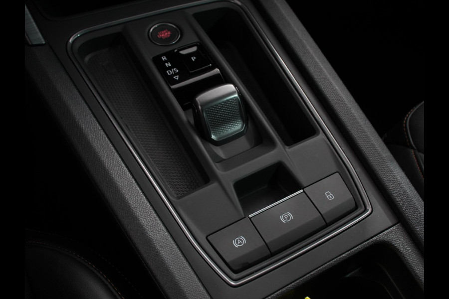 CUPRA Formentor 1.5 TSI High Automaat Apple carplay / Android Auto Keyless Entry Keyless Start Adaptive Cruise Control Stoelverwarming Stuurverwarming Half Leder
