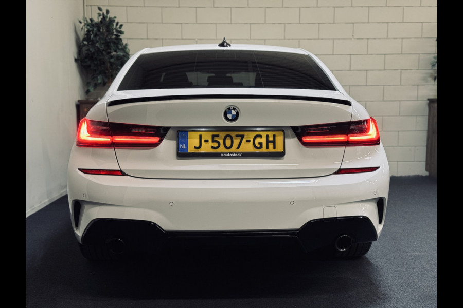 BMW 3-serie 330i M-Sport | M-Performance | 19" | Carbon