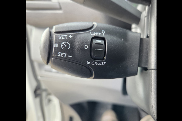 Opel Vivaro 2.0 CDTI L2 Automaat 122Pk Airco Cruise control Achteruitrijcamera Verwarmde stoel