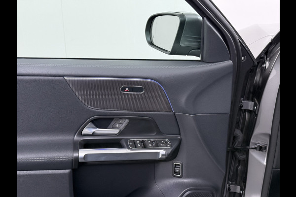 Mercedes-Benz EQB 250+ 7 Persoons SOH 99% 74kWh Camera Apple Carplay Android Auto Navi Ecc Cruise Control Business Edition Elek.Achterklep Stoelverwarming Privacy Glas Lmv Led Isofix DAB Advanced pakket Rijstrooksensor 1e Eigenaar Dealeronderhouden Origineel Nederlandse Auto