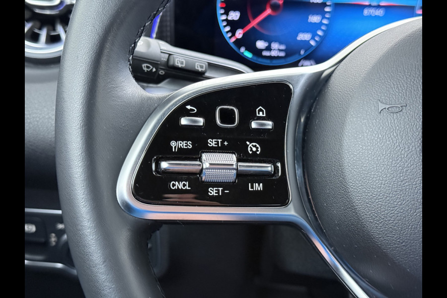 Mercedes-Benz EQB 250+ 7 Persoons SOH 99% 74kWh Camera Apple Carplay Android Auto Navi Ecc Cruise Control Business Edition Elek.Achterklep Stoelverwarming Privacy Glas Lmv Led Isofix DAB Advanced pakket Rijstrooksensor 1e Eigenaar Dealeronderhouden Origineel Nederlandse Auto