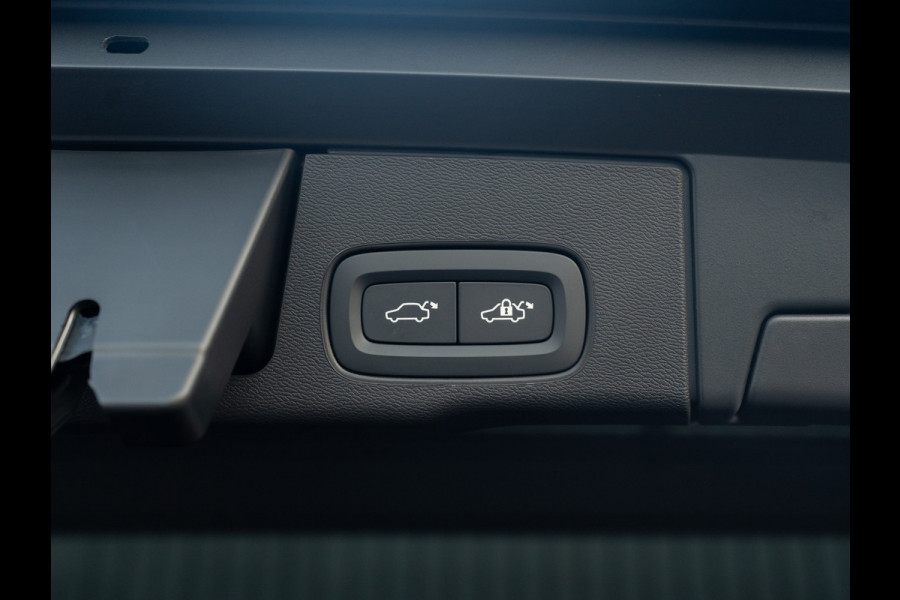 Volvo XC60 2.0 T6 Plug-in hybrid AWD Plus Black Edition | Harman/ Kardon | 360 Camera | Blind Spot | Panodak | Trekhaak wegkl. | Prijs Rijklaar!!