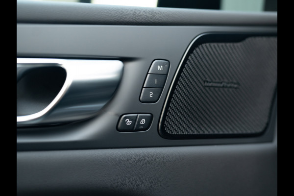Volvo XC60 2.0 T6 Plug-in hybrid AWD Plus Black Edition | Harman/ Kardon | 360 Camera | Blind Spot | Panodak | Trekhaak wegkl. | Prijs Rijklaar!!