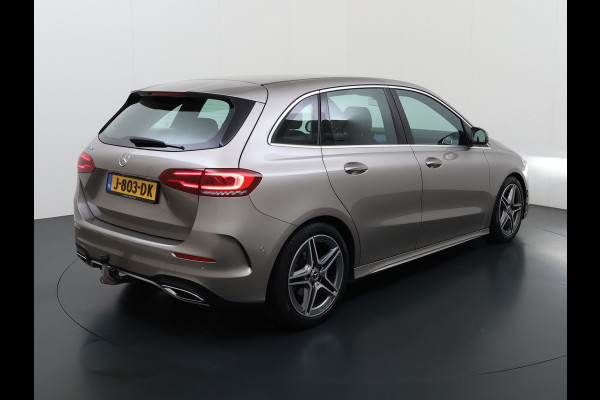 Mercedes-Benz B-Klasse 180 AMG line | Trekhaak Camera