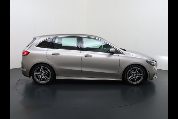 Mercedes-Benz B-Klasse 180 AMG line | Trekhaak Camera