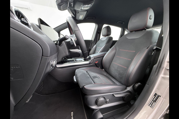 Mercedes-Benz B-Klasse 180 AMG line | Trekhaak Camera
