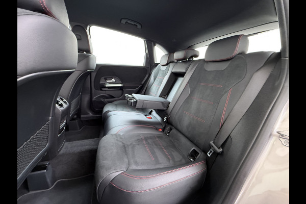 Mercedes-Benz B-Klasse 180 AMG line | Trekhaak Camera