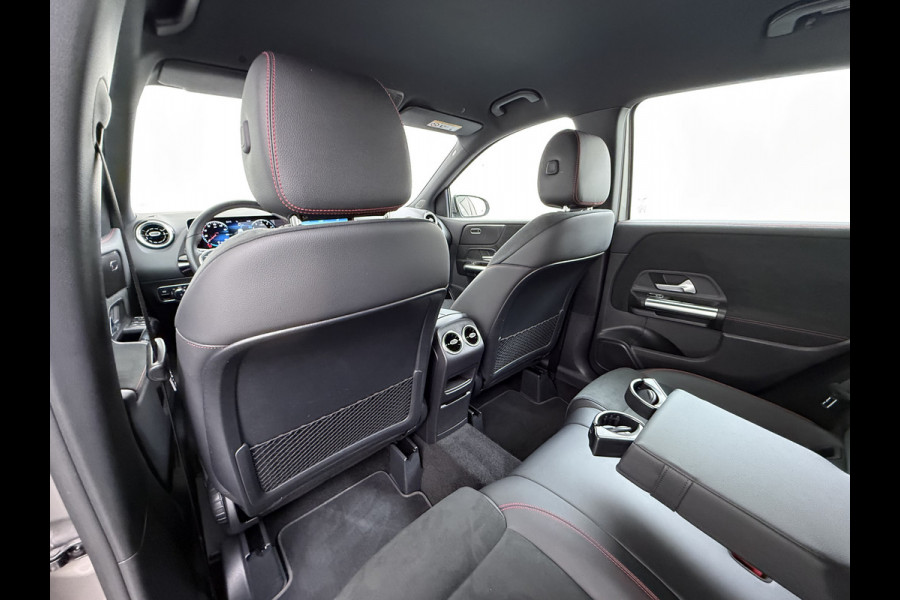 Mercedes-Benz B-Klasse 180 AMG line | Trekhaak Camera