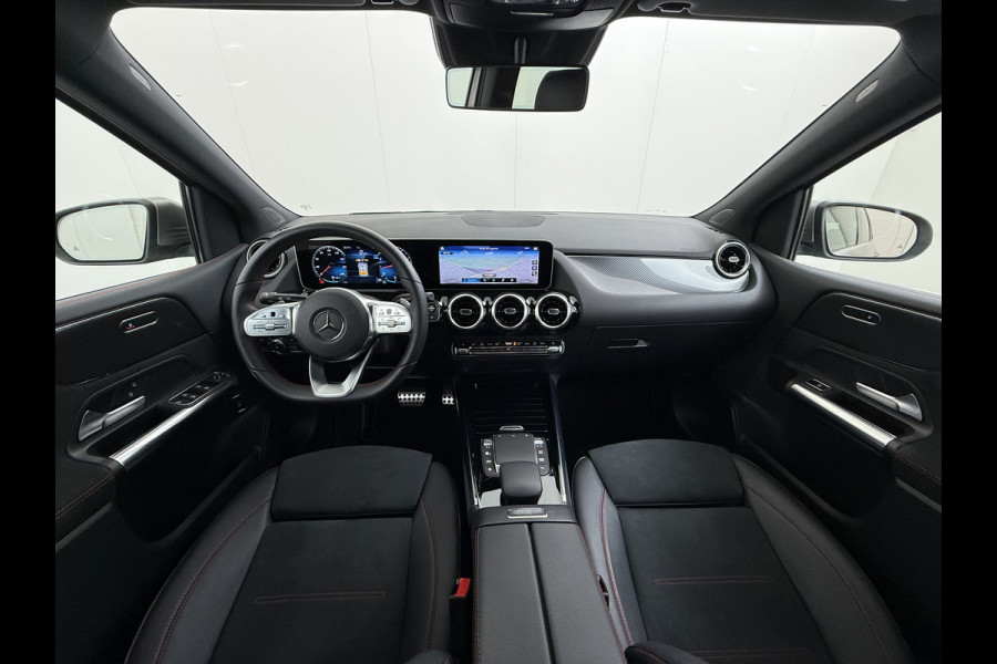 Mercedes-Benz B-Klasse 180 AMG line | Trekhaak Camera