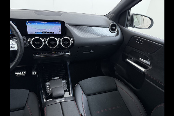 Mercedes-Benz B-Klasse 180 AMG line | Trekhaak Camera