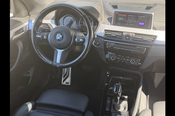 BMW X1 sDrive18i High Executive M SPORT / Navi / Camera / Leder / sfeer verlichting