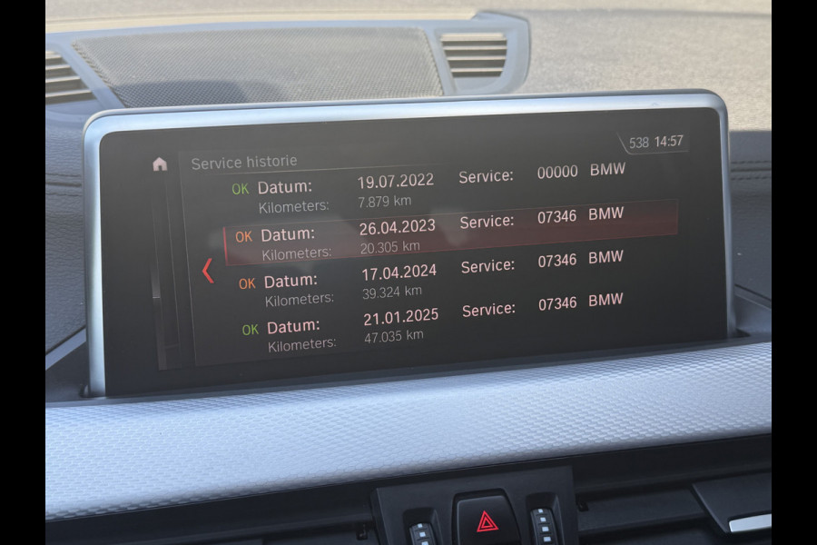 BMW X1 sDrive18i High Executive M SPORT / Navi / Camera / Leder / sfeer verlichting
