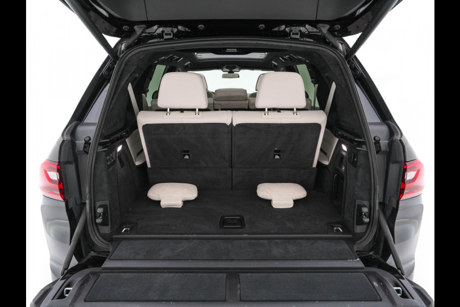 BMW X7 xDrive40i High Executive [ 7-Pers. ] *PANO | LEATHER | LASER-LIGHT | HEAD-UP | ADAPTIVE-CRUISE | BLINDSPOT | SOFT-CLOSE | BOWERS&WILKINS | MEMORY-PACK | DIGI-COCKPIT | KEYLESS | DAB+ | CAMERA | HEATED-COMFORTSEATS | 20''ALU*