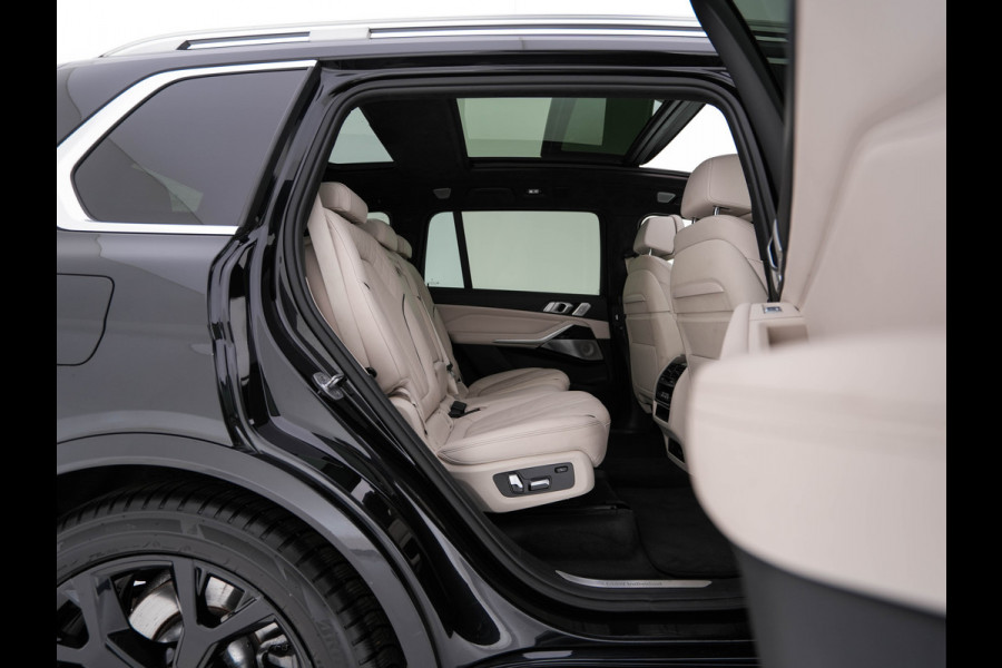 BMW X7 xDrive40i High Executive [ 7-Pers. ] *PANO | LEATHER | LASER-LIGHT | HEAD-UP | ADAPTIVE-CRUISE | BLINDSPOT | SOFT-CLOSE | BOWERS&WILKINS | MEMORY-PACK | DIGI-COCKPIT | KEYLESS | DAB+ | CAMERA | HEATED-COMFORTSEATS | 20''ALU*