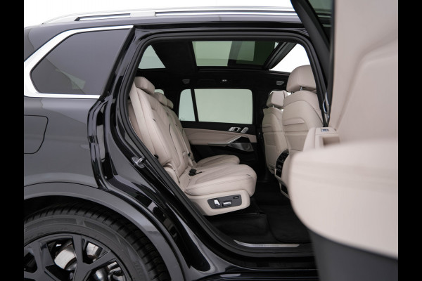 BMW X7 xDrive40i High Executive [ 7-Pers. ] *PANO | LEATHER | LASER-LIGHT | HEAD-UP | ADAPTIVE-CRUISE | BLINDSPOT | SOFT-CLOSE | BOWERS&WILKINS | MEMORY-PACK | DIGI-COCKPIT | KEYLESS | DAB+ | CAMERA | HEATED-COMFORTSEATS | 20''ALU*