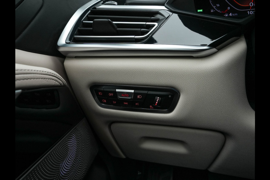 BMW X7 xDrive40i High Executive [ 7-Pers. ] *PANO | LEATHER | LASER-LIGHT | HEAD-UP | ADAPTIVE-CRUISE | BLINDSPOT | SOFT-CLOSE | BOWERS&WILKINS | MEMORY-PACK | DIGI-COCKPIT | KEYLESS | DAB+ | CAMERA | HEATED-COMFORTSEATS | 20''ALU*