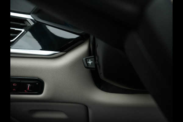 BMW X7 xDrive40i High Executive [ 7-Pers. ] *PANO | LEATHER | LASER-LIGHT | HEAD-UP | ADAPTIVE-CRUISE | BLINDSPOT | SOFT-CLOSE | BOWERS&WILKINS | MEMORY-PACK | DIGI-COCKPIT | KEYLESS | DAB+ | CAMERA | HEATED-COMFORTSEATS | 20''ALU*