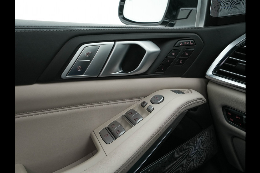BMW X7 xDrive40i High Executive [ 7-Pers. ] *PANO | LEATHER | LASER-LIGHT | HEAD-UP | ADAPTIVE-CRUISE | BLINDSPOT | SOFT-CLOSE | BOWERS&WILKINS | MEMORY-PACK | DIGI-COCKPIT | KEYLESS | DAB+ | CAMERA | HEATED-COMFORTSEATS | 20''ALU*
