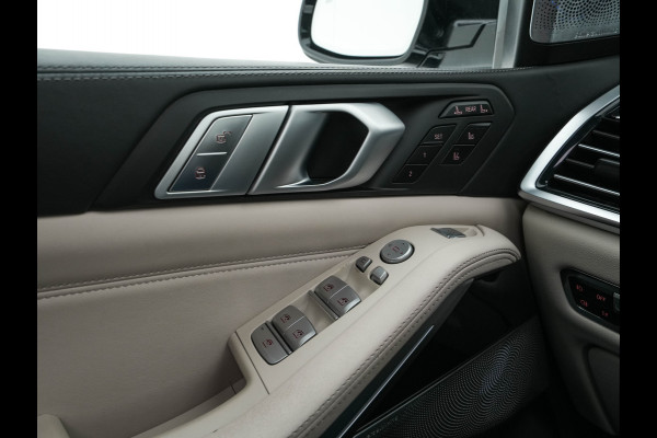 BMW X7 xDrive40i High Executive [ 7-Pers. ] *PANO | LEATHER | LASER-LIGHT | HEAD-UP | ADAPTIVE-CRUISE | BLINDSPOT | SOFT-CLOSE | BOWERS&WILKINS | MEMORY-PACK | DIGI-COCKPIT | KEYLESS | DAB+ | CAMERA | HEATED-COMFORTSEATS | 20''ALU*