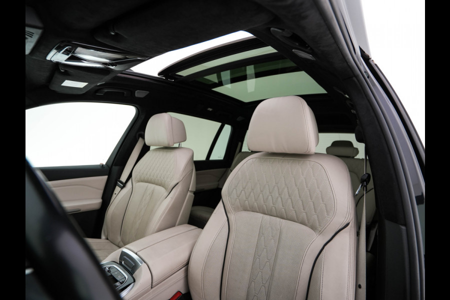 BMW X7 xDrive40i High Executive [ 7-Pers. ] *PANO | LEATHER | LASER-LIGHT | HEAD-UP | ADAPTIVE-CRUISE | BLINDSPOT | SOFT-CLOSE | BOWERS&WILKINS | MEMORY-PACK | DIGI-COCKPIT | KEYLESS | DAB+ | CAMERA | HEATED-COMFORTSEATS | 20''ALU*