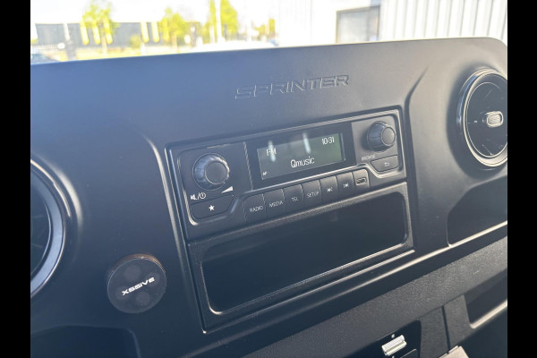 Mercedes-Benz Sprinter 311 2.2 CDI*ECC*3-PERS*BAKWAGEN*LAADKLEP*