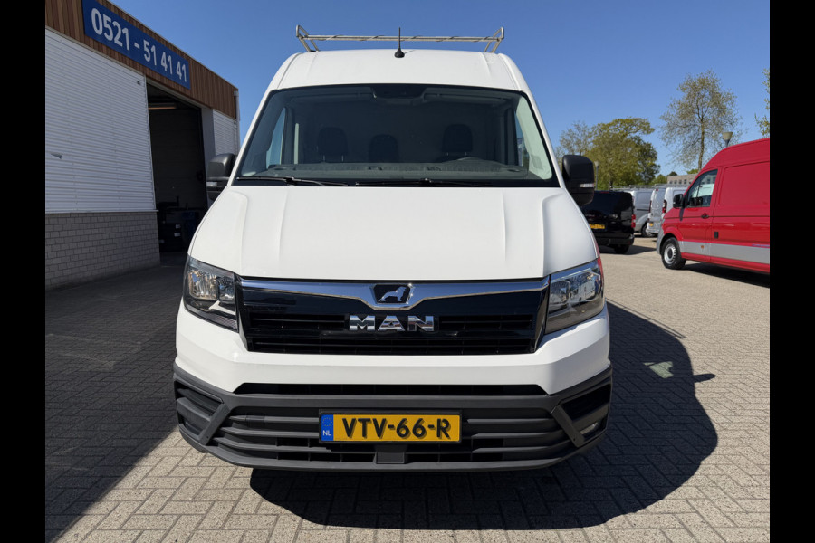 MAN TGE 35 2.0 140pk Standaard automaat L2H2 Hoog / vaste prijs rijklaar € 24.950 ex btw / lease vanaf € 407 / airco / cruise / navi / camera / euro 6 / bpm vrij / imperial + trap / trekhaak !