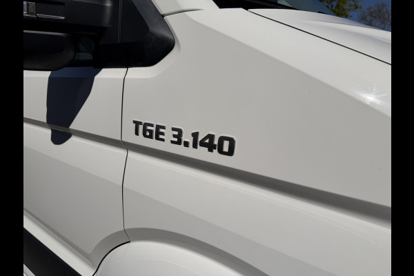 MAN TGE 35 2.0 140pk Standaard automaat L2H2 Hoog / vaste prijs rijklaar € 24.950 ex btw / lease vanaf € 407 / airco / cruise / navi / camera / euro 6 / bpm vrij / imperial + trap / trekhaak !