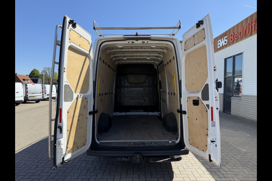 MAN TGE 35 2.0 140pk Standaard automaat L2H2 Hoog / vaste prijs rijklaar € 24.950 ex btw / lease vanaf € 407 / airco / cruise / navi / camera / euro 6 / bpm vrij / imperial + trap / trekhaak !
