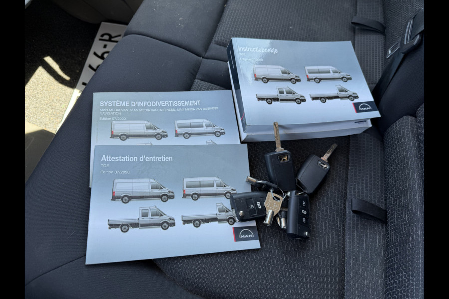 MAN TGE 35 2.0 140pk Standaard automaat L2H2 Hoog / vaste prijs rijklaar € 24.950 ex btw / lease vanaf € 407 / airco / cruise / navi / camera / euro 6 / bpm vrij / imperial + trap / trekhaak !