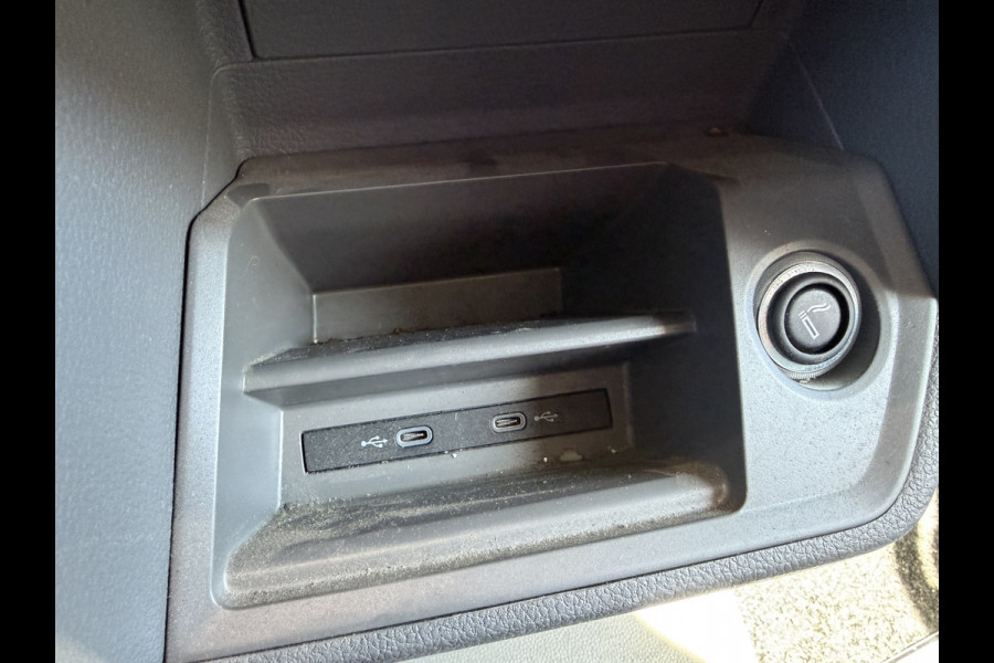 MAN TGE 35 2.0 140pk Standaard automaat L2H2 Hoog / vaste prijs rijklaar € 24.950 ex btw / lease vanaf € 407 / airco / cruise / navi / camera / euro 6 / bpm vrij / imperial + trap / trekhaak !