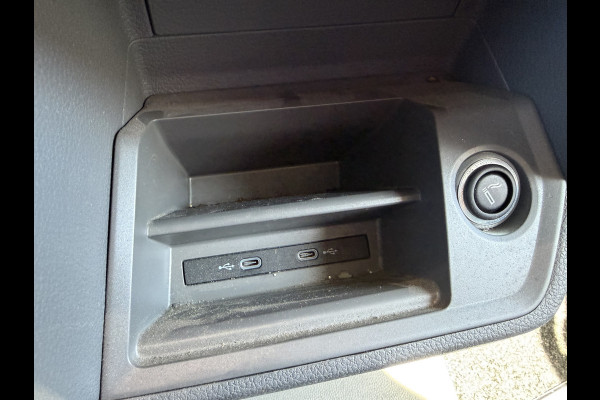 MAN TGE 35 2.0 140pk Standaard automaat L2H2 Hoog / vaste prijs rijklaar € 24.950 ex btw / lease vanaf € 407 / airco / cruise / navi / camera / euro 6 / bpm vrij / imperial + trap / trekhaak !