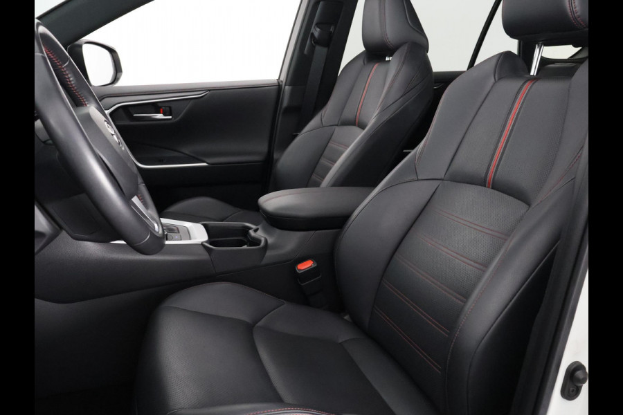 Toyota RAV4 2.5 Plug-in Hybrid AWD Bi-Tone Plus | 1500 KG trekgewicht | JBL Audio | Stoelverwarming & ventilatie | Memory Seats | Schuif-/Kanteldak | Navigatie