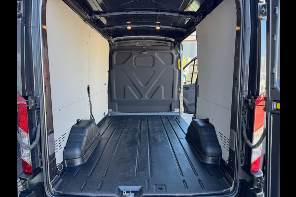 Ford Transit 310 2.0 TDCI L2H2 Trend | Trekhaak | Metallic | Cruise | Bluetooth | Airco | Laadvloer | Parkeersensoren | EURO6